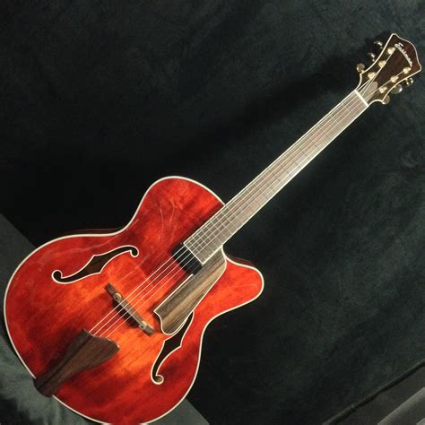 Built in limited numbers with a fully hollow Honduran mahogany body, carved European spruce top, and modern stylings, the CL Jazz is a lightweight and ultra-responsive jazz guitar that delivers detailed tone and rich harmonic complexity. . Archtop jazz guitars